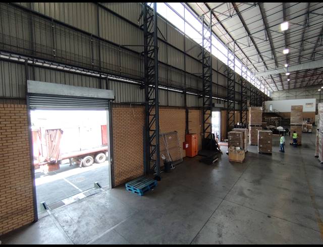 13,926M² WAREHOUSE TO LET IN GOSFORTH PARK